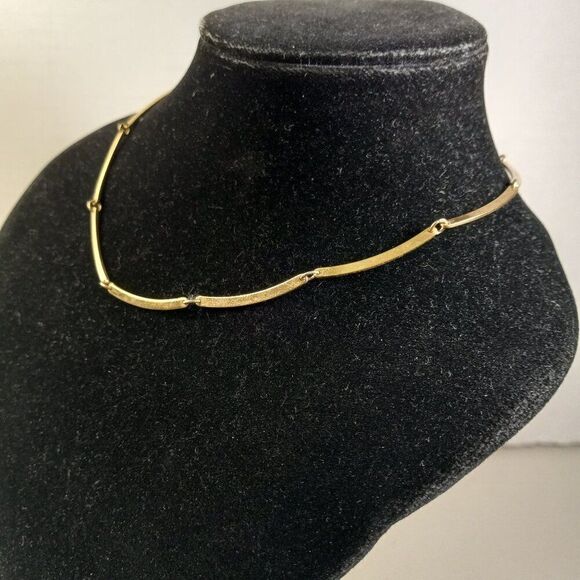 Vintage Avon Gold tone  metal link necklace Cottagecore Grandmacore - Picture 2 of 7